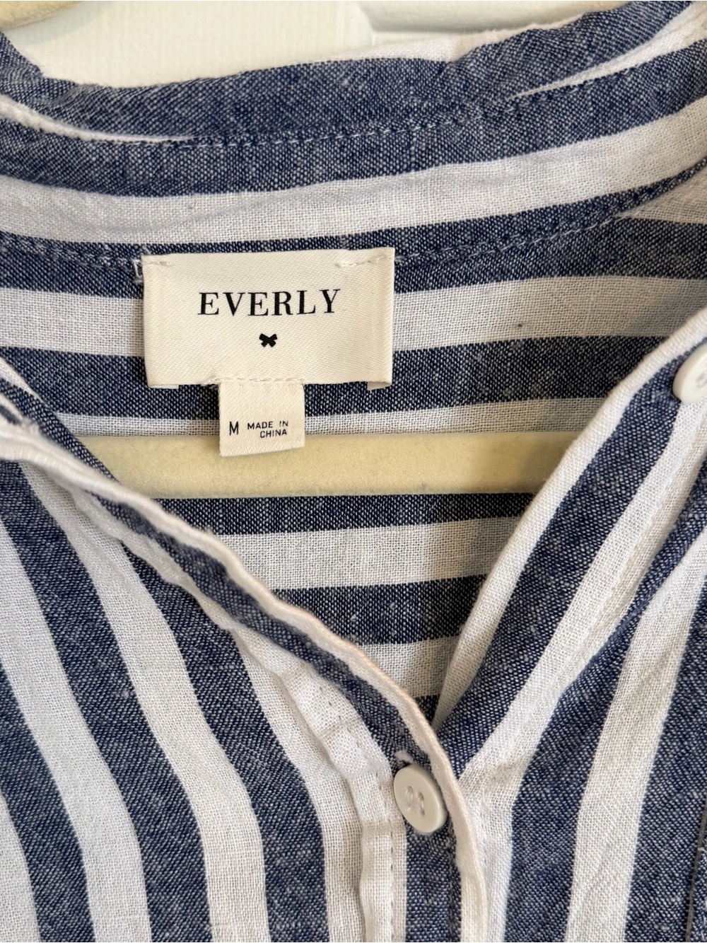 Everly Blue White Striped Linen Blend Button Down Shirt M Coastal - Picture 2 of 5